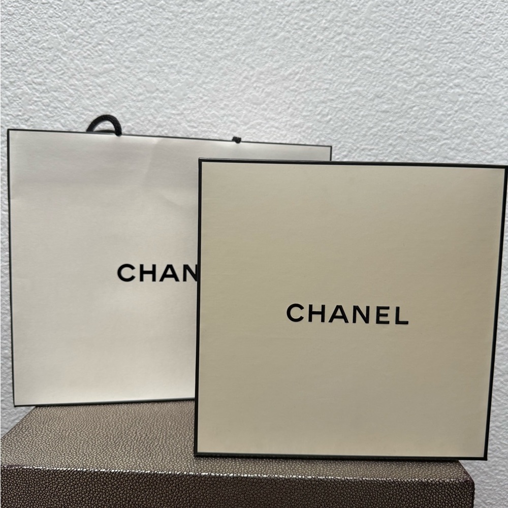 Chanel Cream and Black Gift Set